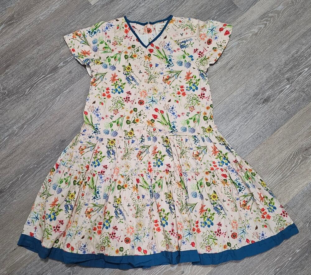 The Middle Daughter Dress Light Beige Floral Botanical Wild Flower Season 2020